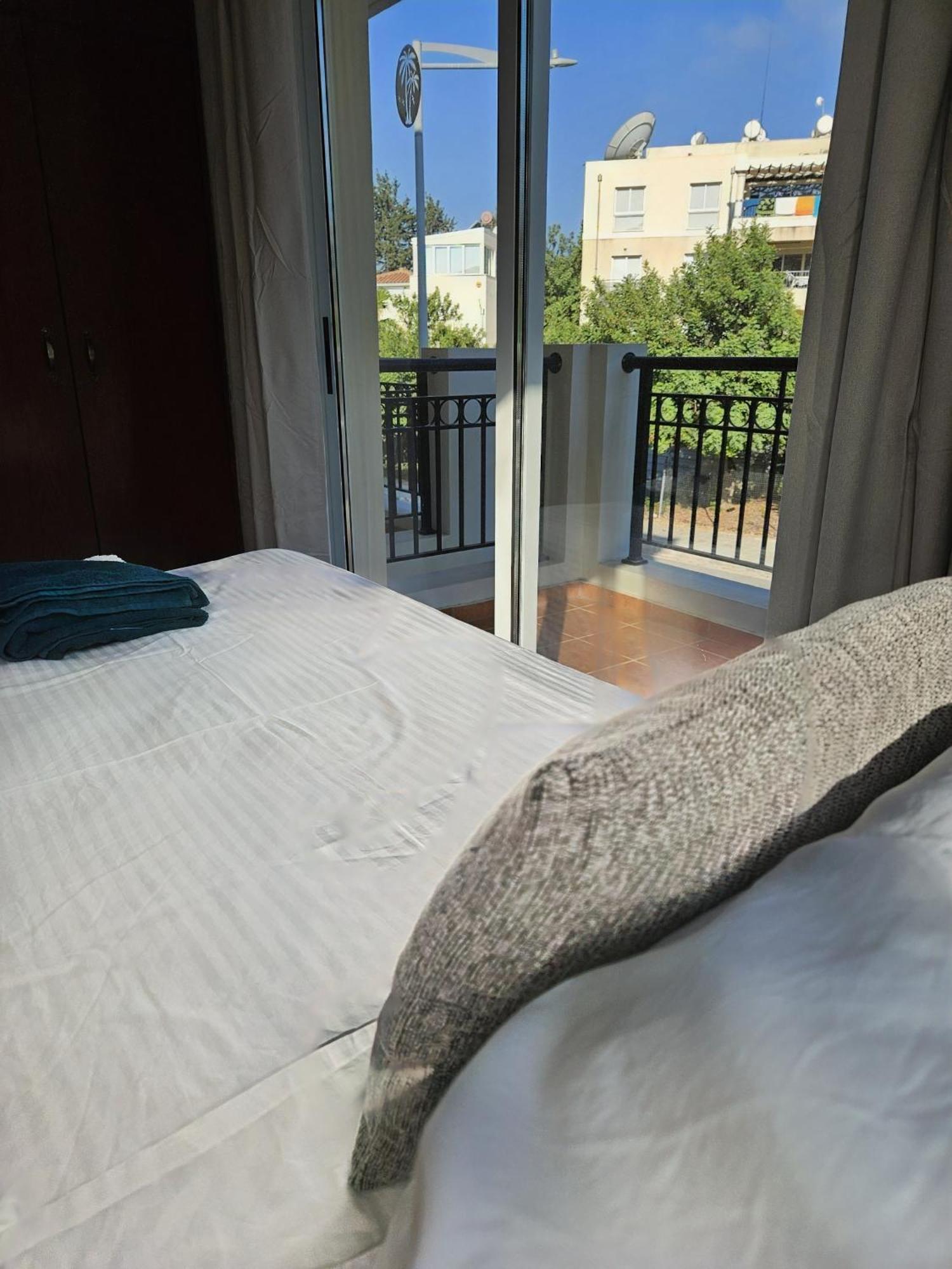 The Brightstay Paphos, 2 Bed Apt, Paphos Riviera, Universal Экстерьер фото